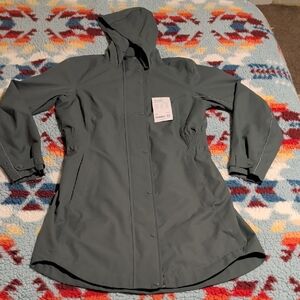 Athleta Rainout Sutro Long Trench